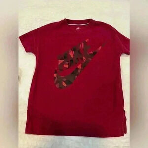 Women's Nike Cranberry Jersey (sweatshirt material) tee size small